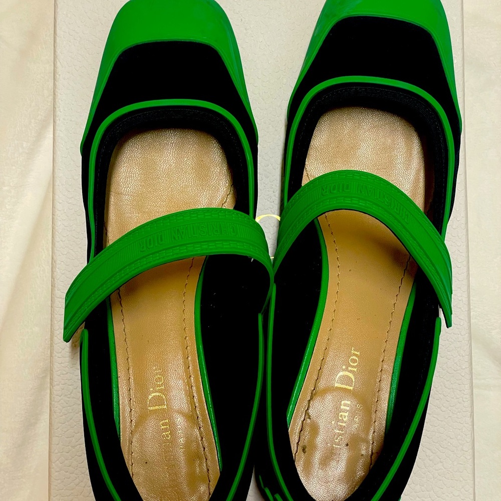 Very good condition preloved Flat Dior Roller shoes in black and green - Picture 1 of 4